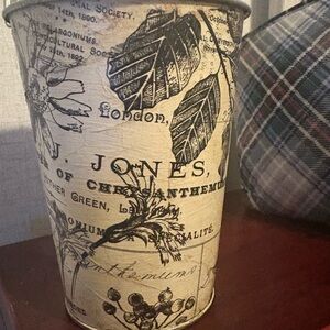 Vintage-Inspired Floral Metal Vase in Cream and Black